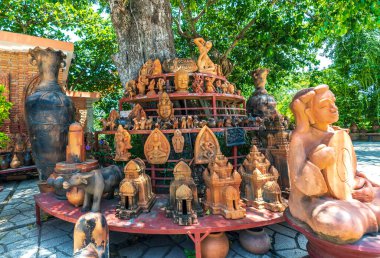 12. yüzyıl terracotta nesneleri orta Vietnam 'daki Champa kültürünün müreffeh dönemini simüle ediyor.