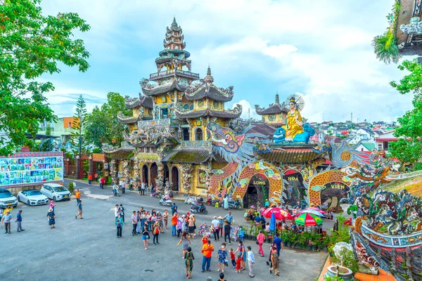 Lat Vietnam September 16Th 2022 Pagoda Architecture Associated Pylons Millions — Stock Photo, Image