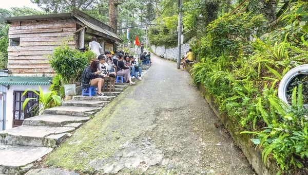 stock image Da Lat, Vietnam - September 16th, 2022: The high slope in a residential area attracts tourists to check in and take pictures, this is also a typical traffic feature in the highlands of Da Lat, Vietnam