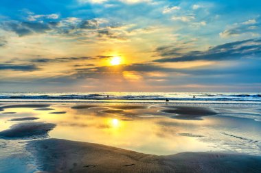 Phan Thiet, Vietnam 'daki Mui Ne Körfezi' nin doğal deniz manzarası.