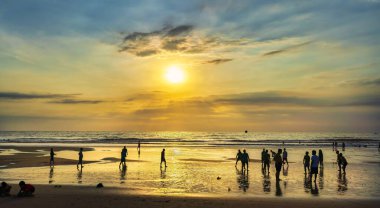 Phan Thiet, Vietnam 'daki Mui Ne Körfezi' nin doğal deniz manzarası.