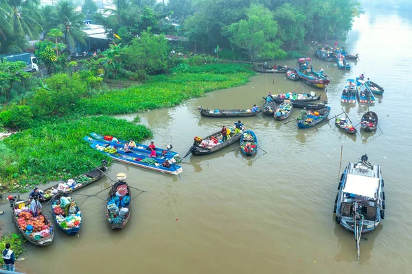 Can Tho Βιετνάμ Ιανουαρίου 2023 Αγρότες Αγοράζουν Πολυσύχναστα Στην Πλωτή — Φωτογραφία Αρχείου