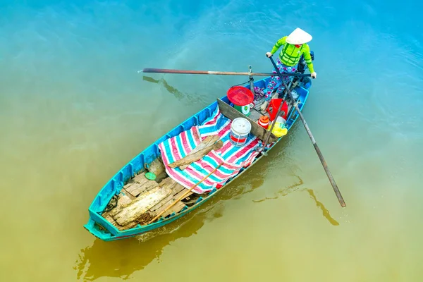 Can Tho Vietnam 2023年1月12日 一艘船农产品在湄公河沿岸交易 这是湄公河三角洲越南的一种商业和文化形式 — 图库照片