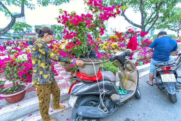 Хошимін Єтнам Січня 2023 Суєта Покупки Квітів Квітковому Ринку Місцеві — стокове фото