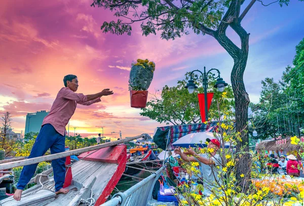 Cidade Chi Minh Vietnã Janeiro 2023 Bustle Comprar Flores Mercado — Fotografia de Stock