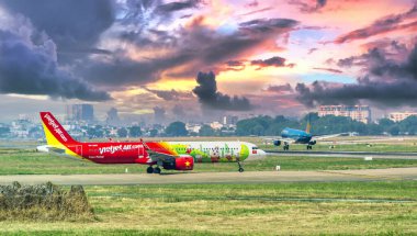Ho Chi Minh City, Vietnam - 26 Şubat 2022 VN-A531 Airbus A321 numaralı uçak Tan Son Nhat Uluslararası Havalimanı, Ho Chi Minh City, Vietnam 'dan kalkışa hazırlanıyor.