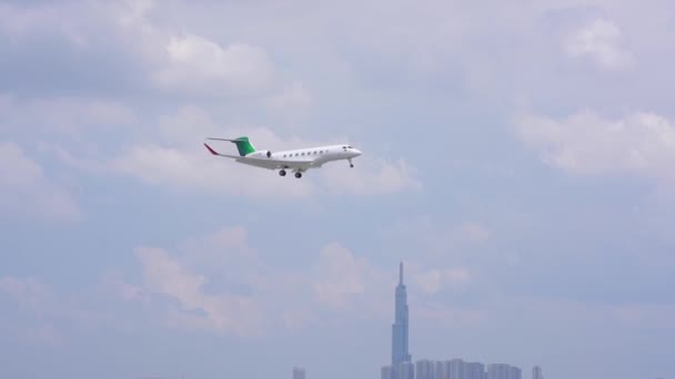 Chi Minh City Βιετνάμ Αυγούστου 2023 Επιβατικό Αεροπλάνο Αριθμό Πτήσης — Αρχείο Βίντεο