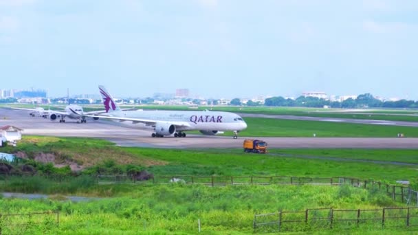 Chi Minh Ville Vietnam Août 2023 Roulement Avion Qatar Prépare — Video