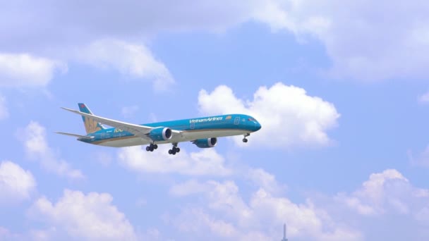 胡志明市 2023年8月5日 越南航空公司Vn A873波音B787客机在越南胡志明市谭松国际机场降落 — 图库视频影像