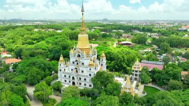 位于越南胡志明市的布龙塔的空中景观 一座美丽的佛寺藏了起来 老挝和越南的混合结构 — 图库视频影像