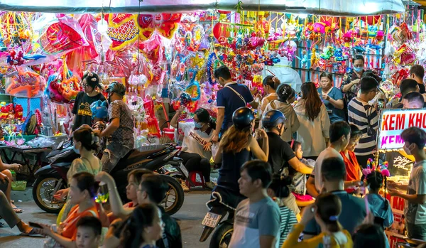 Chi Minh Stadt Vietnam August 2022 Menschen Kommen Die Straße — Stockfoto