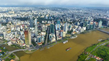 Ho Chi Minh şehri, Vietnam - 27 Eylül 2023: Ho Chi Minh şehrinin gelişim binaları, ulaşım ve enerji altyapısı ile hava görüntüsü. Vietnam 'daki finans ve iş merkezleri.