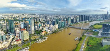 Ho Chi Minh şehri, Vietnam - 27 Eylül 2023: Ho Chi Minh şehrinin gelişim binaları, ulaşım ve enerji altyapısı ile hava görüntüsü. Vietnam 'daki finans ve iş merkezleri.