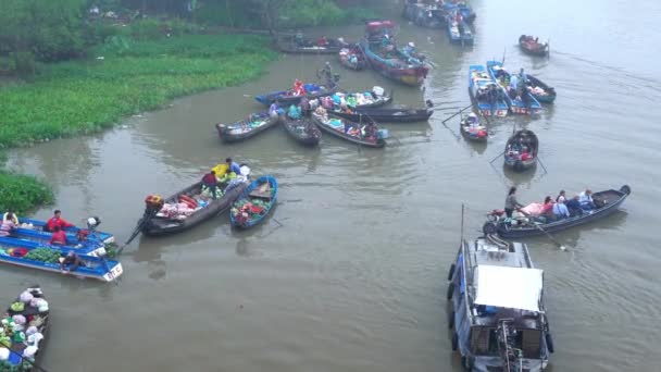 Can Tho Vietnã Janeiro 2023 Agricultores Compram Lotados Mercado Flutuante — Vídeo de Stock
