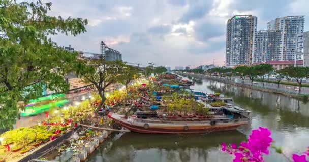 Мин Вьетнам Января 2023 Года Отсрочка Цветения Лодки Рынке Вдоль — стоковое видео
