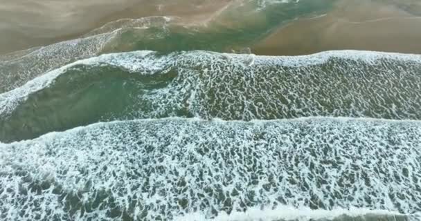 Waves Crashing Golden Sand Beautiful Beach Relaxing Bathing — Stockvideo
