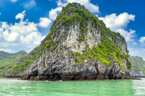 stock image Beautiful landscape Lan Ha bay view from the Cat Ba Island. Lan Ha bay is the UNESCO World Heritage Site, it is a beautiful natural wonder in northern Vietnam