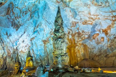 Phong Nha milli parkı sarkıt ve dikitler ile Beautiful Paradise Mağarası, Quang Binh, Vietnam