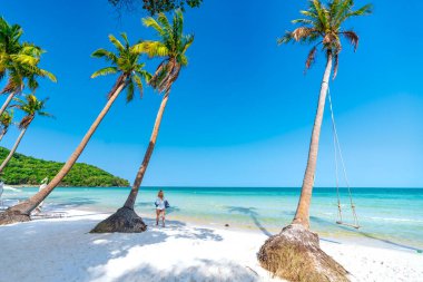 Phu Quoc, Vietnam - 15 Mart 2024: Phu Quoc Adası (Sao Sahili), Vietnam, Güneydoğu Asya 'da Yaz Tatili için Tropikal Turizm Merkezi.