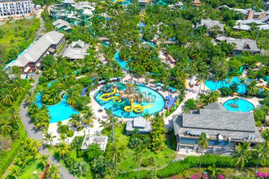 An Thoi, Phu Quoc, Vietnam - 21 Nisan 2024: Sun World Hon Thom doğa parkı, Phu Quoc Adası, Vietnam, Güneydoğu Asya 'dan deniz aşırı tramvaylarla yapılan bir eğlence ve eğlence parkı.