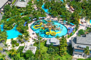 An Thoi, Phu Quoc, Vietnam - 21 Nisan 2024: Sun World Hon Thom doğa parkı, Phu Quoc Adası, Vietnam, Güneydoğu Asya 'dan deniz aşırı tramvaylarla yapılan bir eğlence ve eğlence parkı.