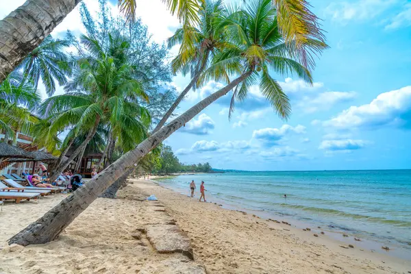 stock image Long Beach, Phu Quoc, Vietnam - April 22nd 2024: Coastal Resort Scenery of Phu Quoc Island (Ong Lang Beach), Vietnam, a Tropical Tourism Destination for Summer Vacation in Southeast Asia.