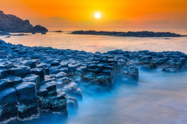 UNESCO Dünya Mirası olarak bilinen Phu Yen, Vietnam 'daki Giant Geçidi' nin Şafağı