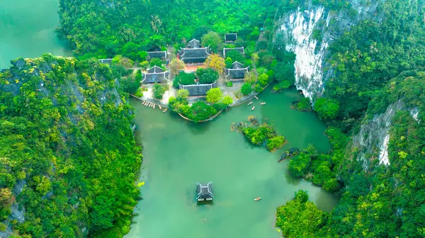 stock image Landscape of Vu Cung at Tam Coc National Park. It was the place where the Tran Dynasty's struggle against the Nguyen Mong army took place and was also the practice place for feudal kings in Vietnam.