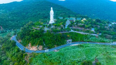 Ling Ung tapınağı, Son Tra yarımadası, Da Nang, Vietnam.