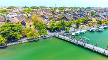 Hoi An, Vietnam - 17 Nisan 2024: Hoi An antik kenti turistler için çok ünlü bir yerdir..