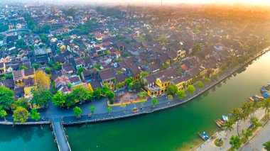 Hoi An, Vietnam - 17 Nisan 2024: Hoi An antik kenti turistler için çok ünlü bir yerdir..