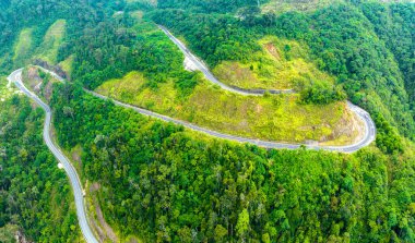 Khanh Le Pass seen from above is beautiful and majestic. This is the most beautiful and dangerous pass connecting Nha Trang and Da Lat of Vietnam