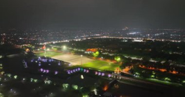 Geceleri Hue City 'nin havadan görünüşü, Vietnam. Gece şehir manzarası