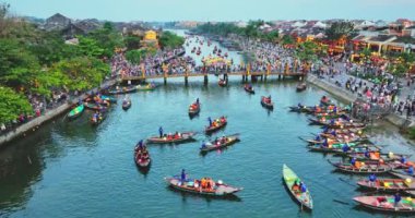 Vietnam 'da Thu Bon Nehri kıyısında antik bir kasaba. UNESCO 'nun Quang Nam bölgesindeki dünya mirası. Vietnam. Hoi An, Vietnam 'ın en popüler yerlerinden biridir.