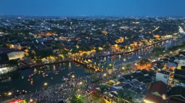 Vietnam 'da Thu Bon Nehri kıyısında antik bir kasaba. UNESCO 'nun Quang Nam bölgesindeki dünya mirası. Vietnam. Hoi An, Vietnam 'ın en popüler yerlerinden biridir.