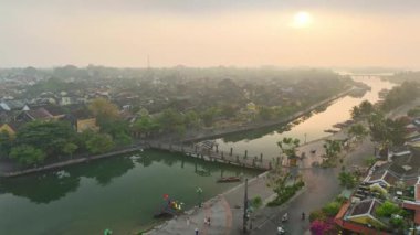 Hoi 'nin havadan görünüşü. Sabahları antik bir kasaba. Vietnam 'da ünlü eski kasaba, UNESCO Dünya Mirası.