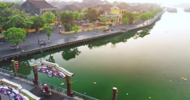 Hoi 'nin havadan görünüşü. Sabahları antik bir kasaba. Vietnam 'da ünlü eski kasaba, UNESCO Dünya Mirası.