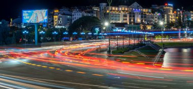 Trafik ışıkları gece