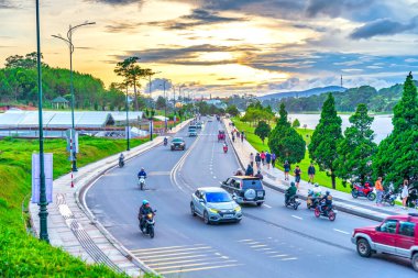 Chiang rai, Tayland - 19 Şubat 219: 00 Şehir manzarası ve yolda çok trafik olan insanlar