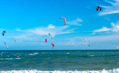 Denizde uçan uçurtma