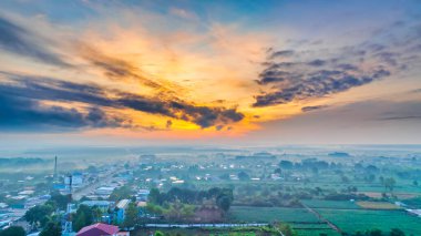 İsrail eyaletinin başkenti üzerinde gün batımı