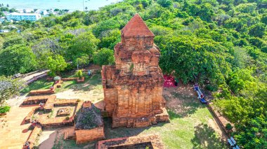 Antik tapınağın tapınağı. En güzel şehirlerin başkentinin sabahında.