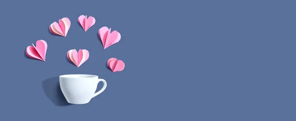 Kâğıt Kalpli Bir Kahve Fincanı — Stok fotoğraf