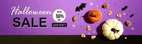 Halloween Verkaufsbanner Mit Kürbissen Und Halloween Dekorationen Flach Gelegt — Stockfoto