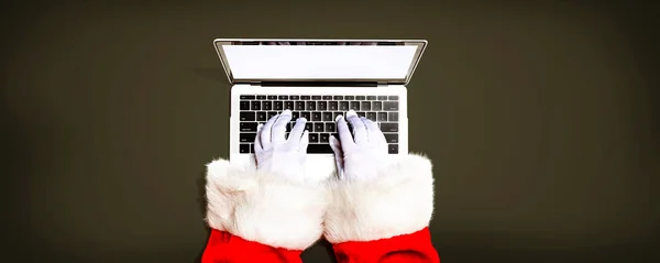 Jultomten Använder Bärbar Dator Från Ovan — Stockfoto