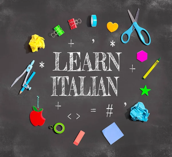 Learn Italian Theme School Supplies Chalkboard Flat Lay — Foto de Stock