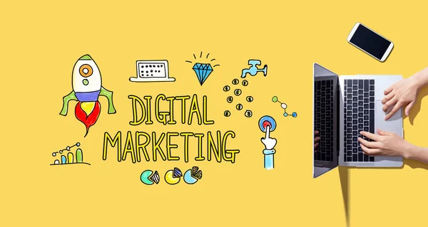 Digitale Marketing Met Persoon Die Met Een Laptop Werkt — Stockfoto
