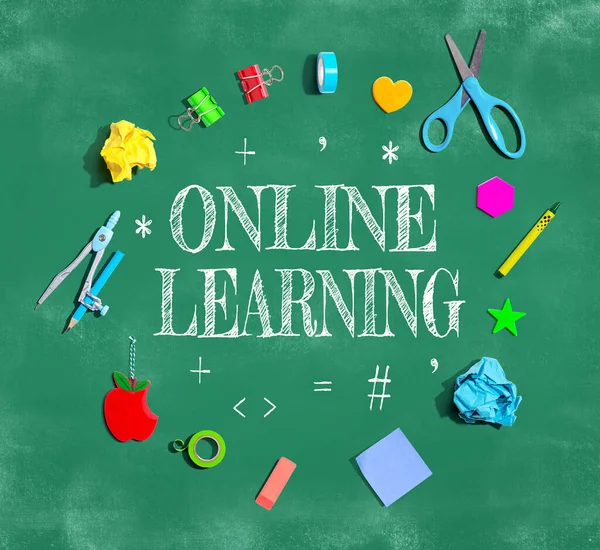 Online Learning Theme School Supplies Chalkboard Flat Lay —  Fotos de Stock