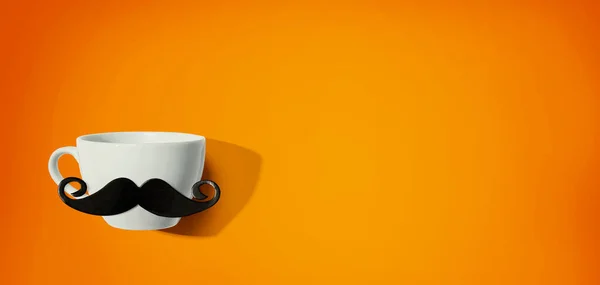 Een Kop Koffie Met Een Papieren Snor Plat Gelegd — Stockfoto
