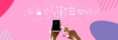 Akıllı telefon kullanan kişiye teletıp teması